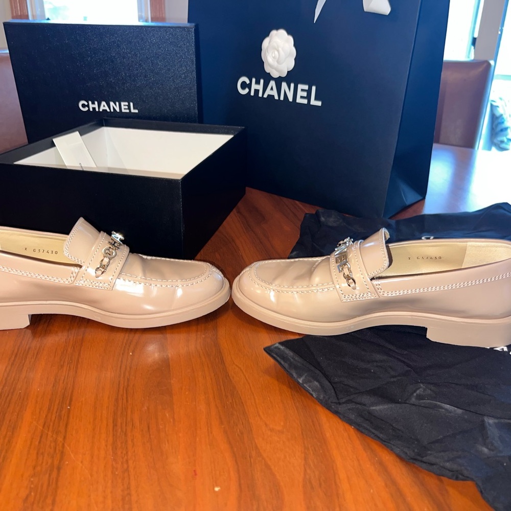 Chanel bonnie cream nude Clyde 20mm loafer flats (for size 9.5-10 feet size 41) - Picture 4 of 16